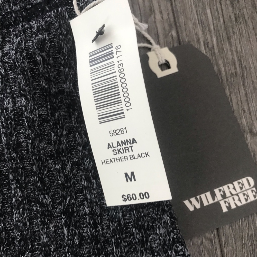 Aritzia Alanna Skirt NWT
